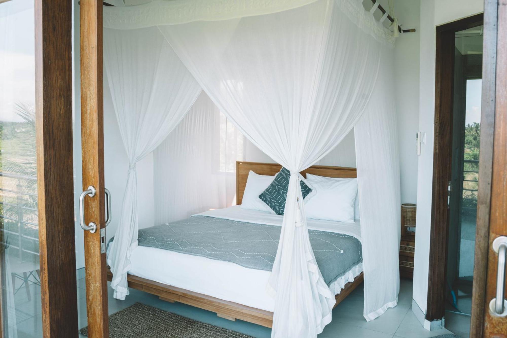 Three Palms Surf & Stay Medewi Airsatang Eksteriør bilde