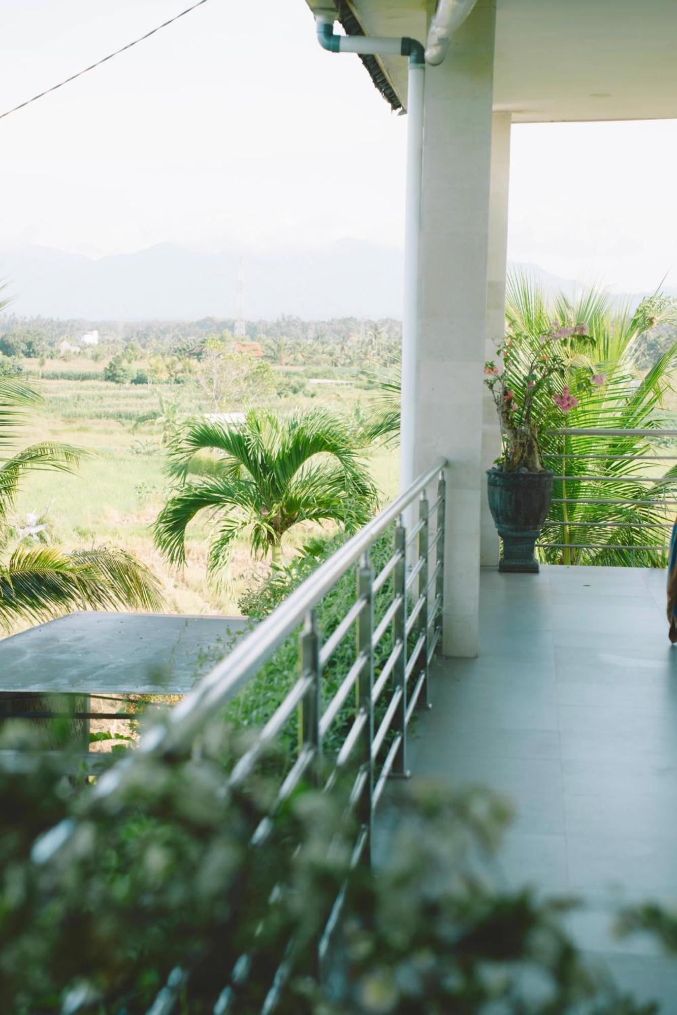 Three Palms Surf & Stay Medewi Airsatang Eksteriør bilde